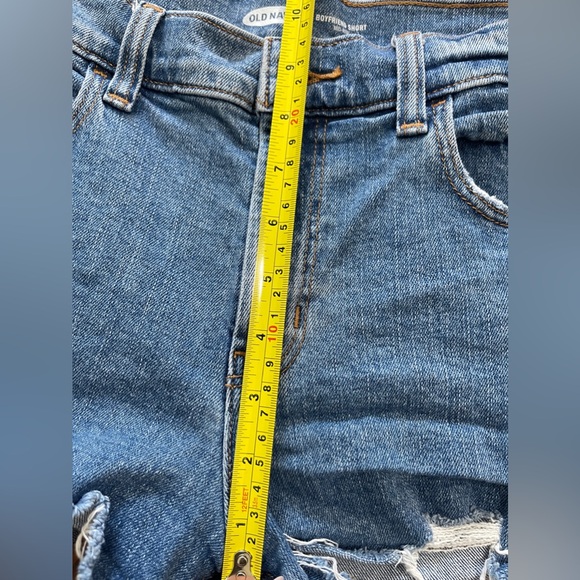 Old Navy Womens Jean Shorts Size 4 Blue Boyfriend Short Mid Rise Distressed - Picture 7 of 10